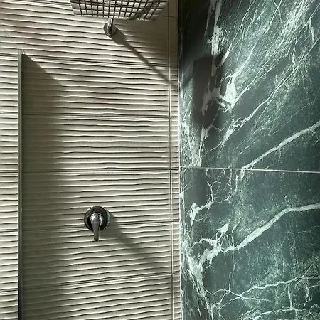 Central Suite