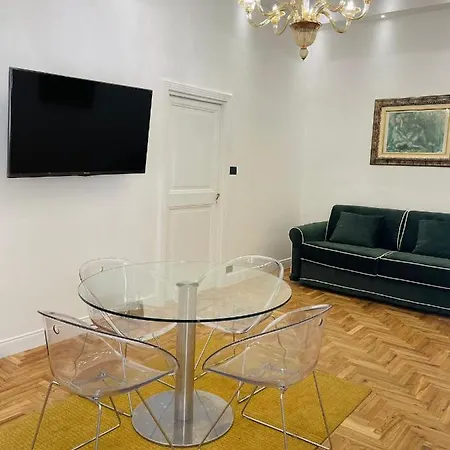 Central Suite *